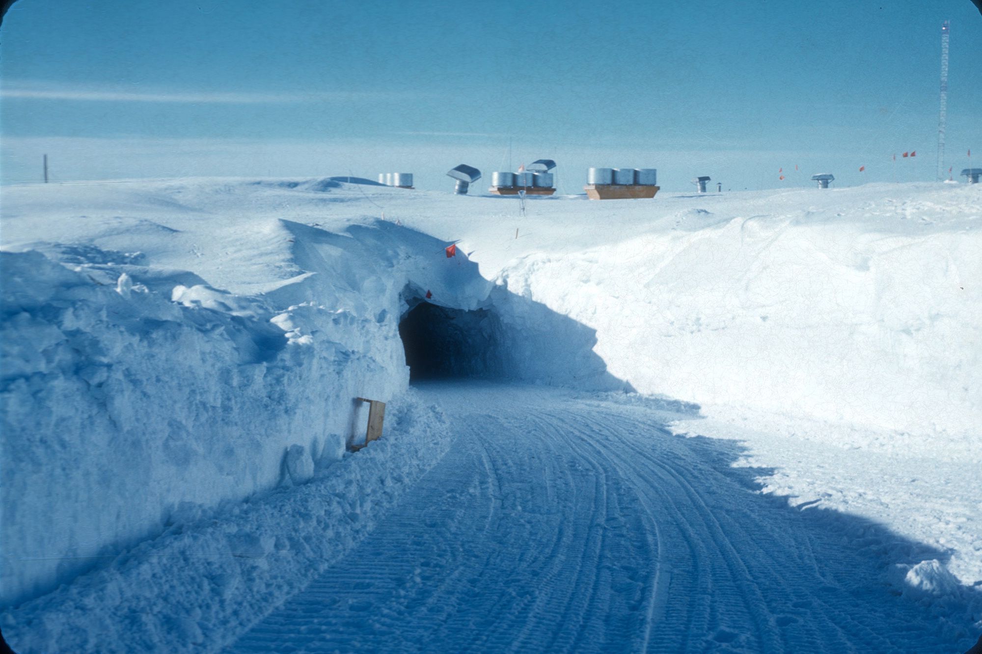 secrets-of-greenlands-glacier-ice-core-research-sites