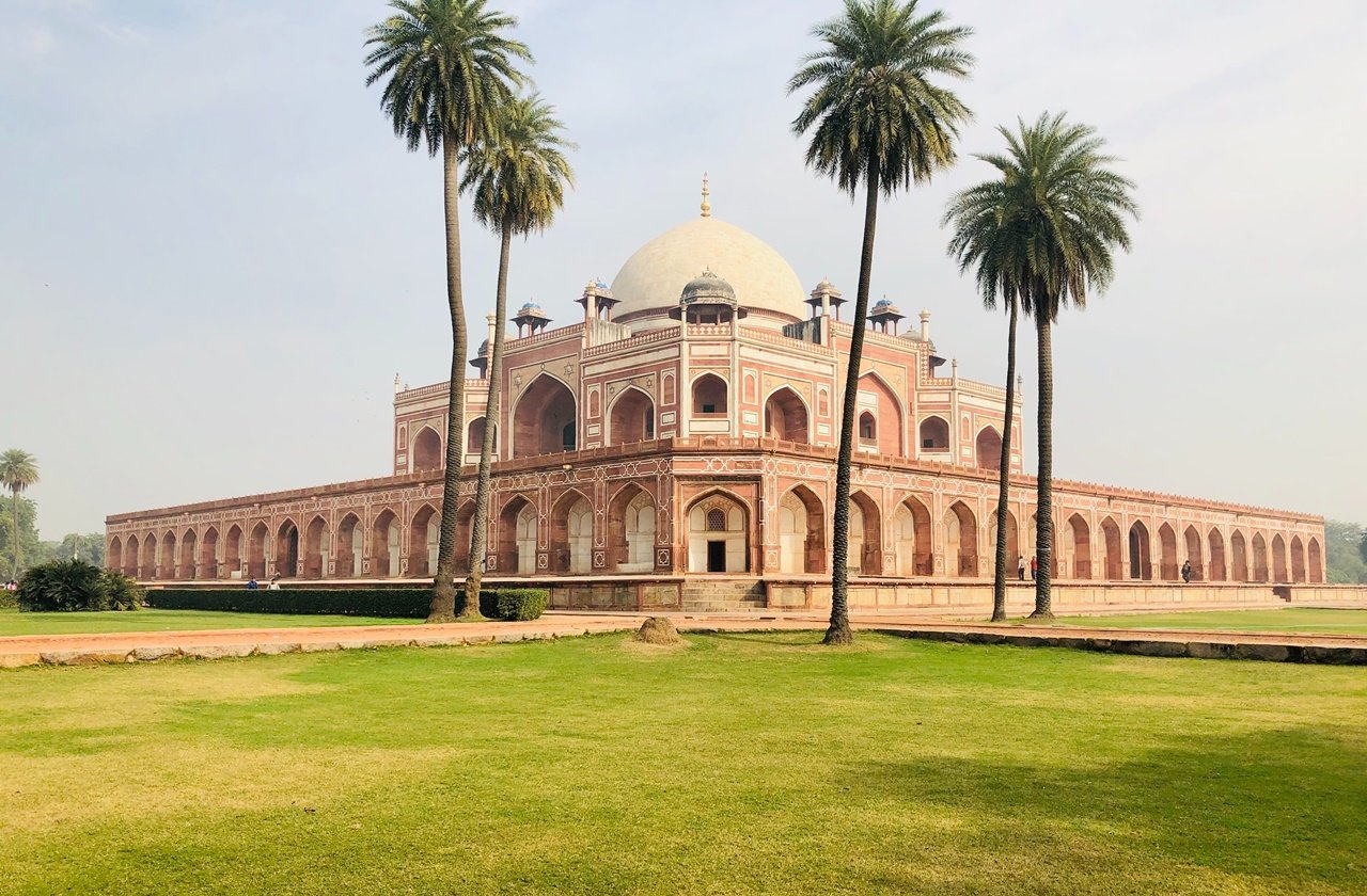 Red sandstone and white marble façade of Humayun's Tomb in New Delhi