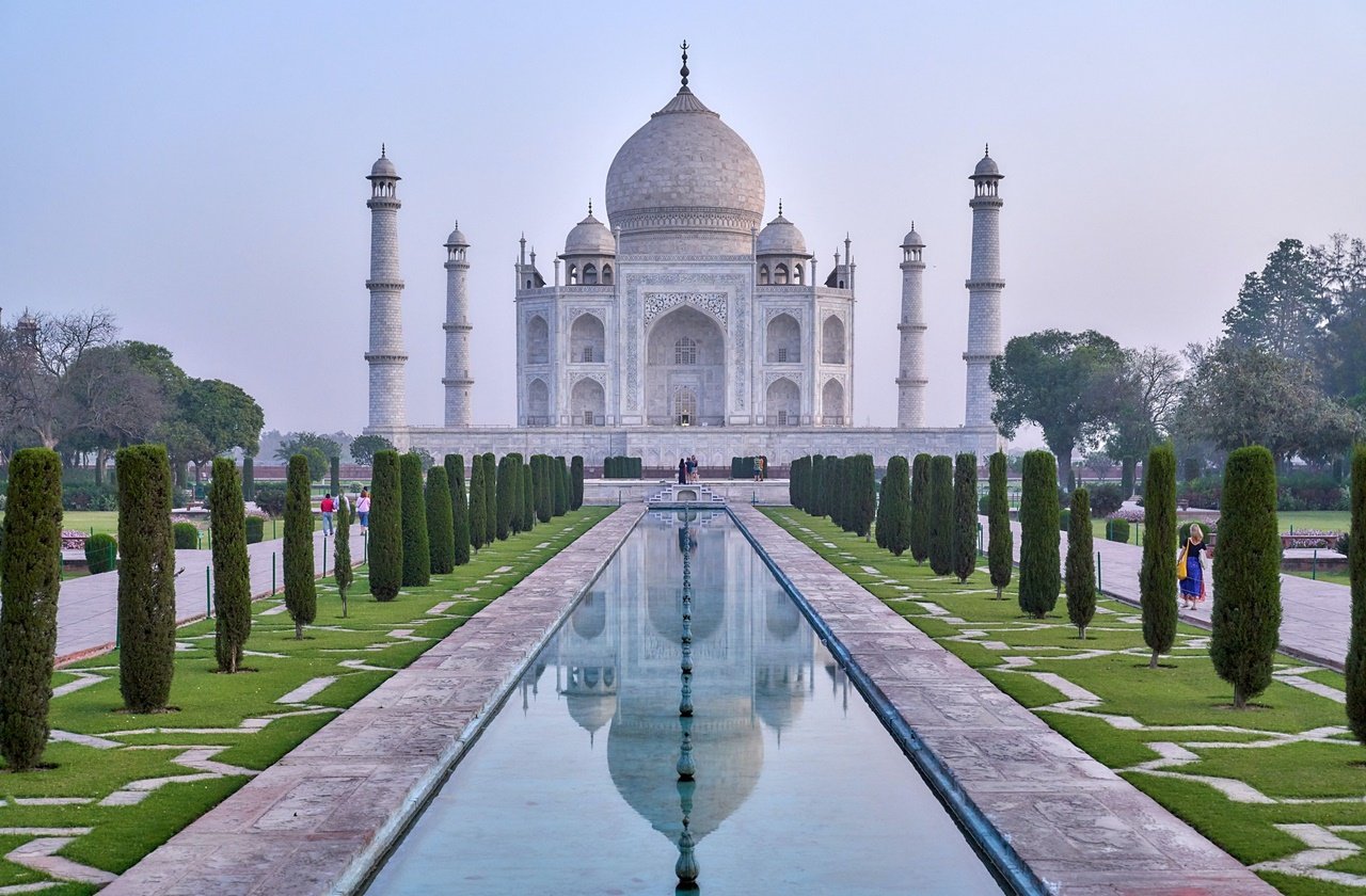 Postcard-perfect view of the Taj Mahal