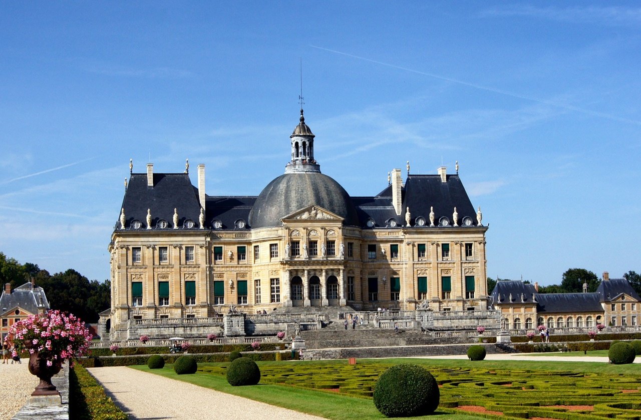 View of Château de Vaux le Vicomte from the garden front