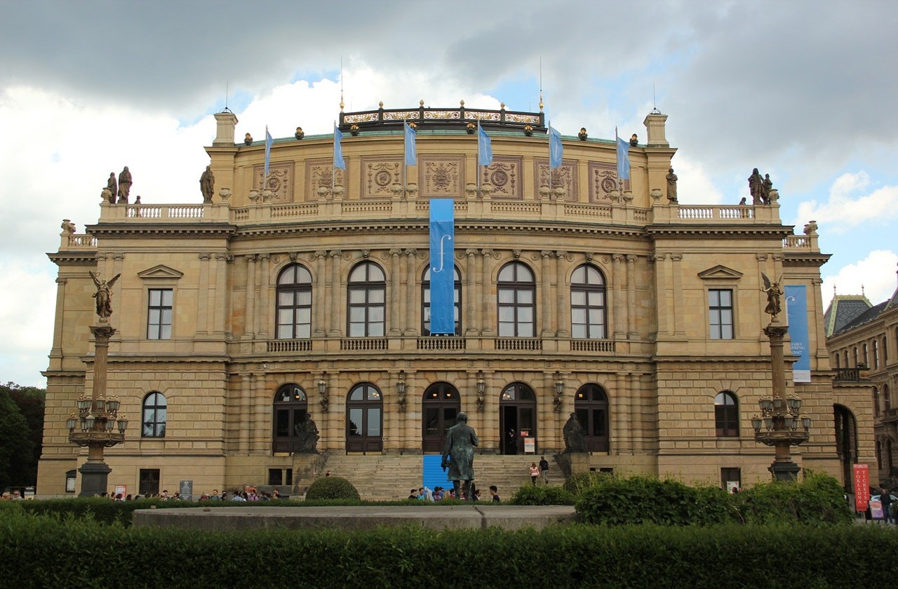 Prague Opera House Exterior of the Prague Opera House