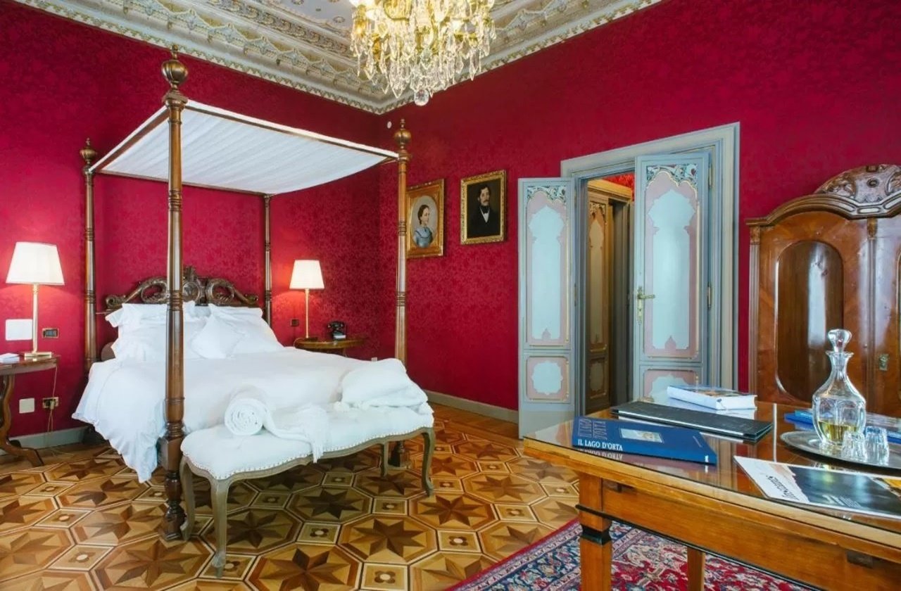Deluxe room at the Relais & Chateaux Villa Crespi