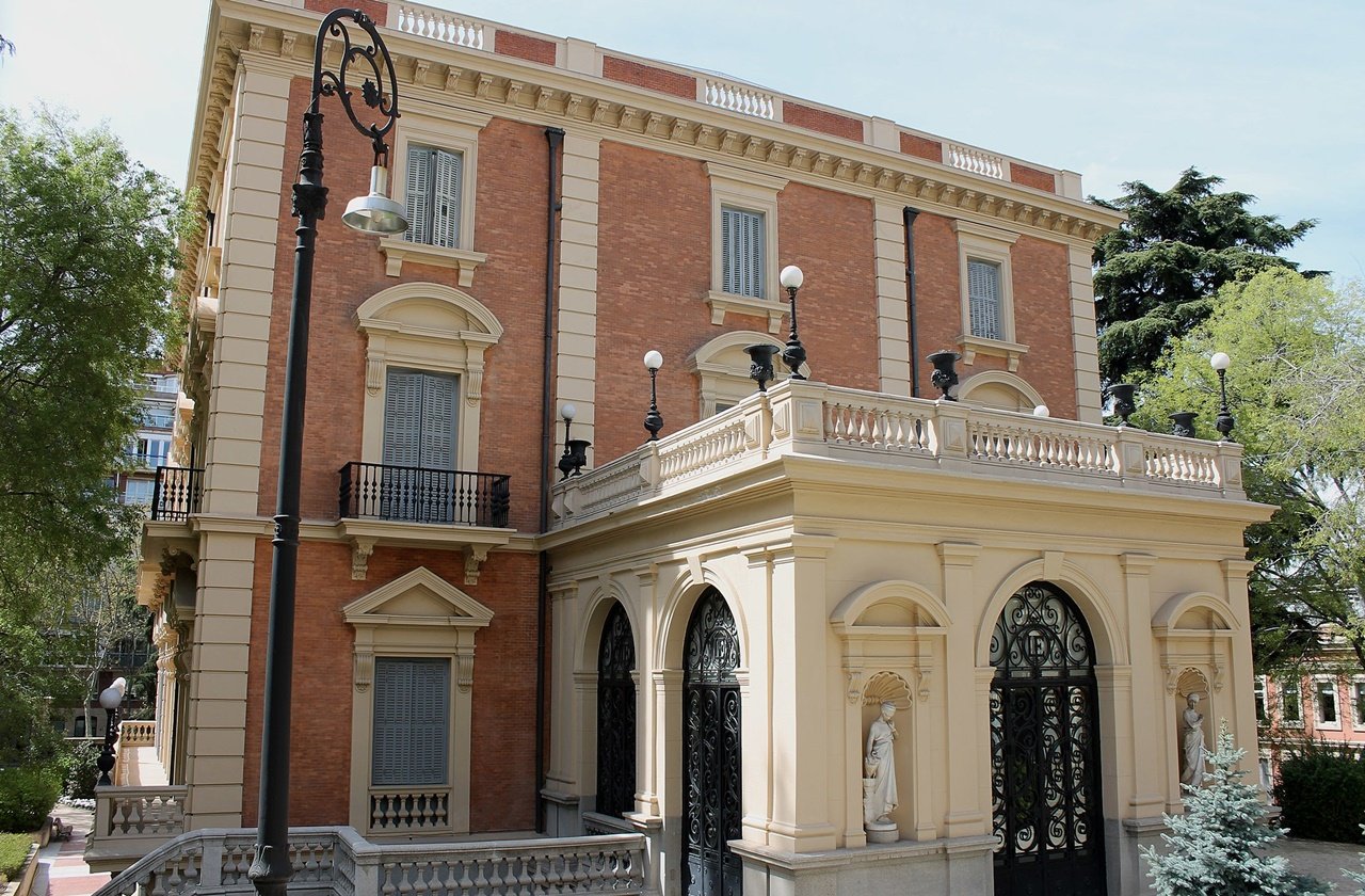 Exterior view of the Lázaro Galdiano Museum