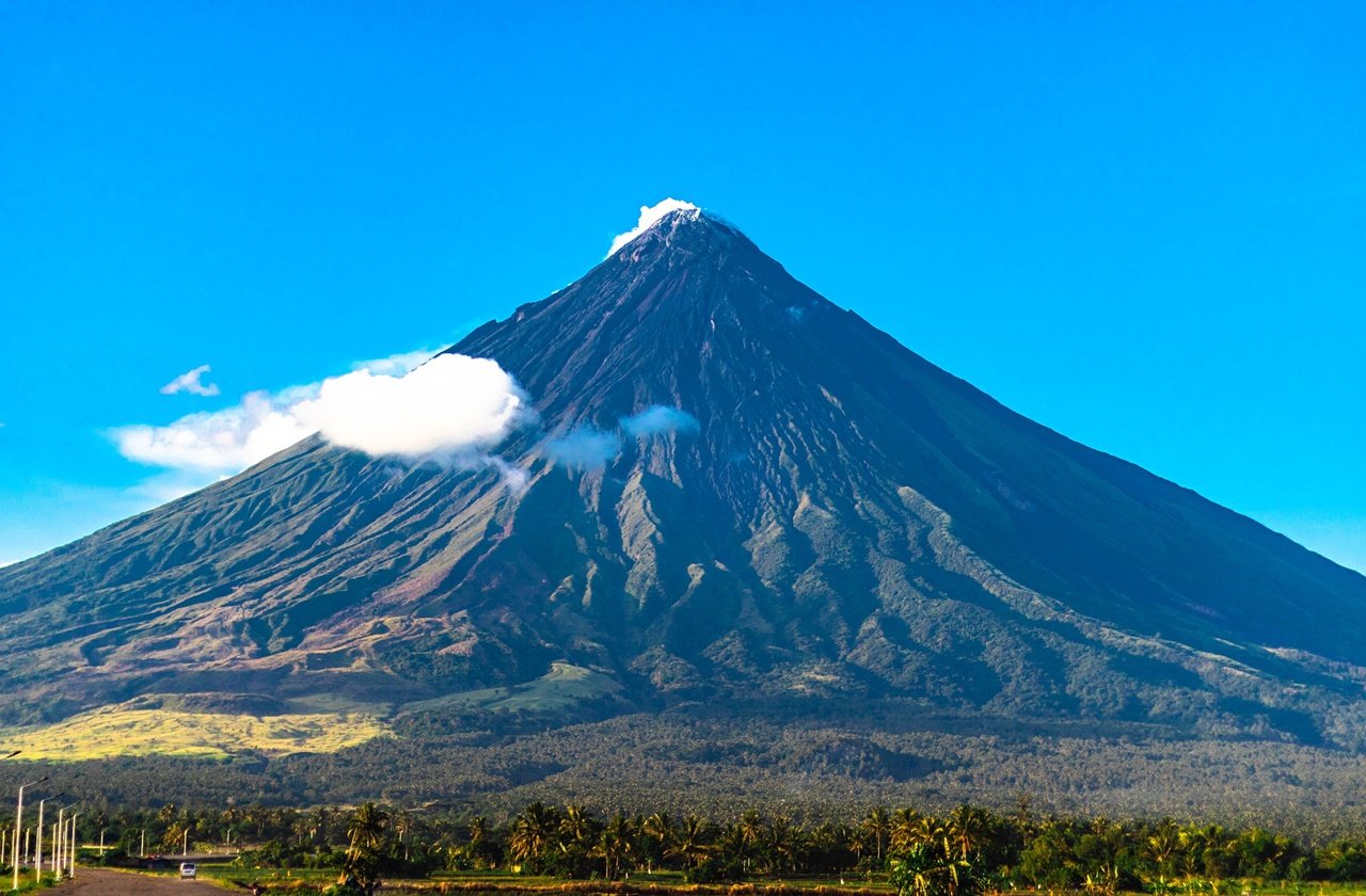 View of Mount Mayon's perfect cone during daytime