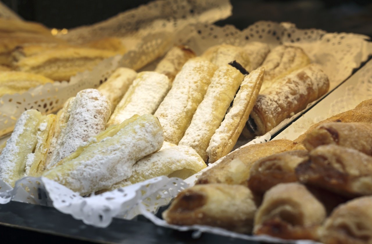Travesseiros Local Travesseiros at a pastry shop in Sintra