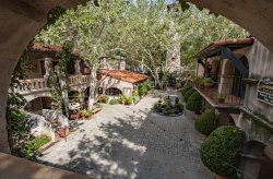 View form the second floor of the Tlaquepaque Arts and Crafts Village